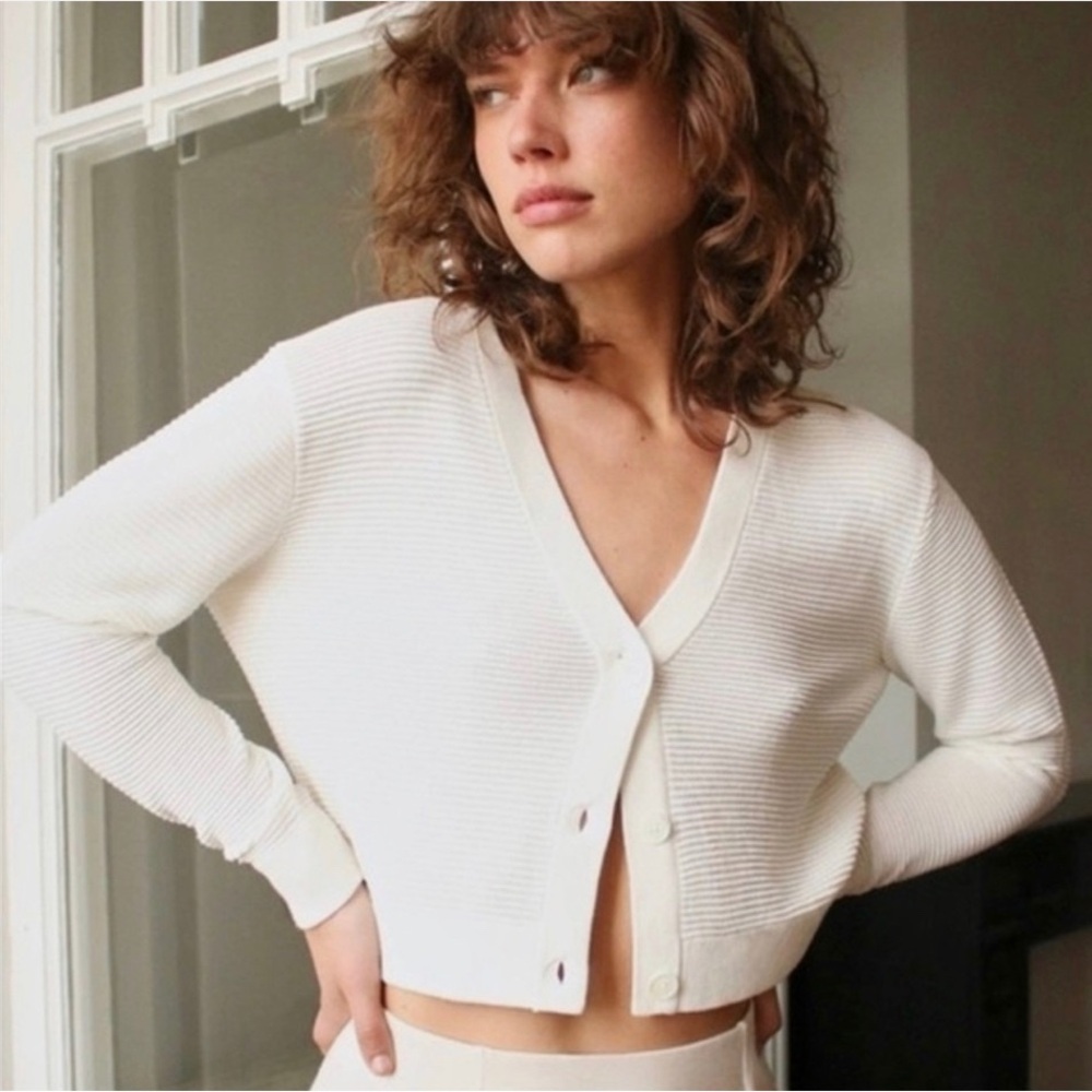 Aritzia Cream Cropped V-Neck Ribbed Cardigan Sz XS, M